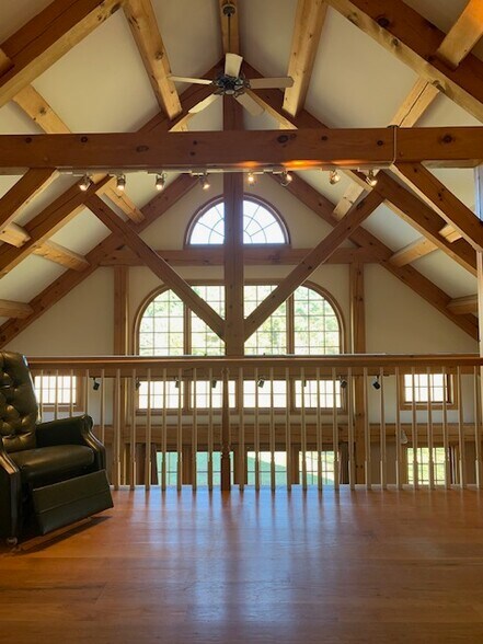 More Photos Of 292 S Main St, Sheffield Office For Lease