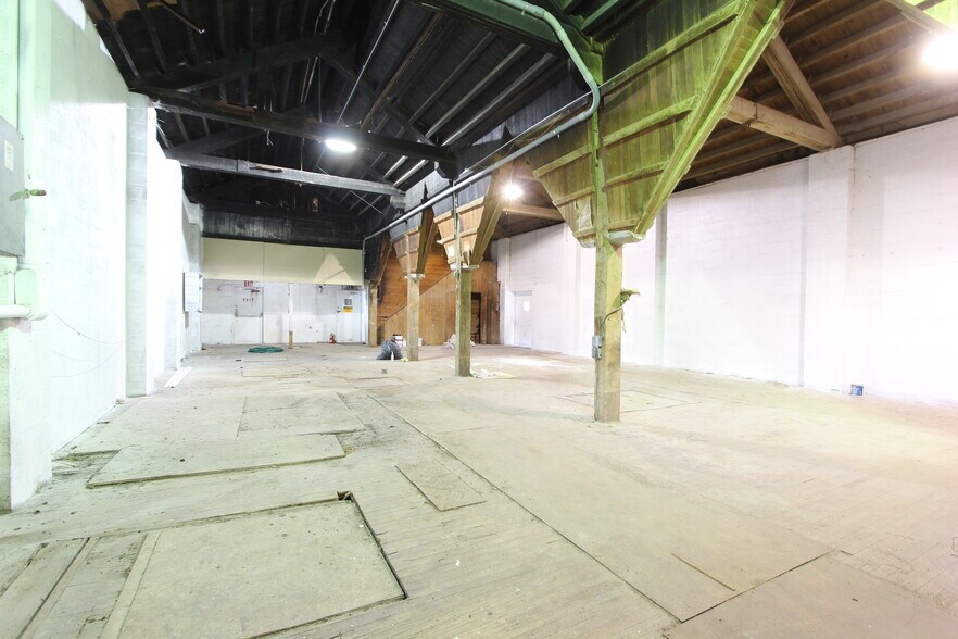 More Photos Of 36 Walnut St, Thurmont Warehouse For Lease