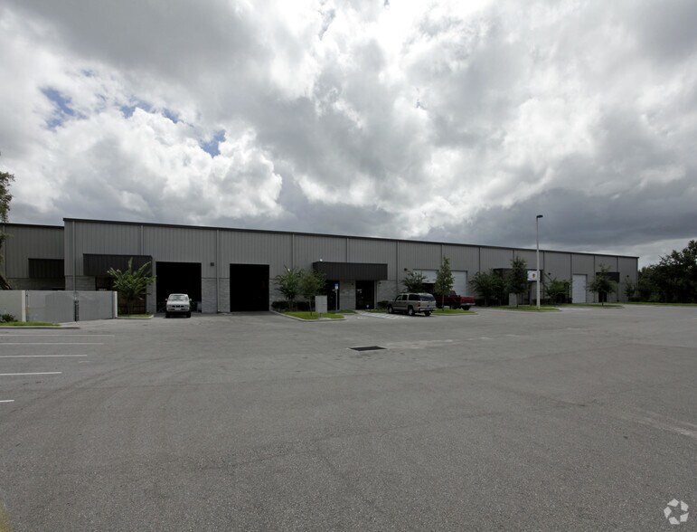 More Photos Of 6541 N Orange Blossom Trl, Orlando Warehouse For Lease