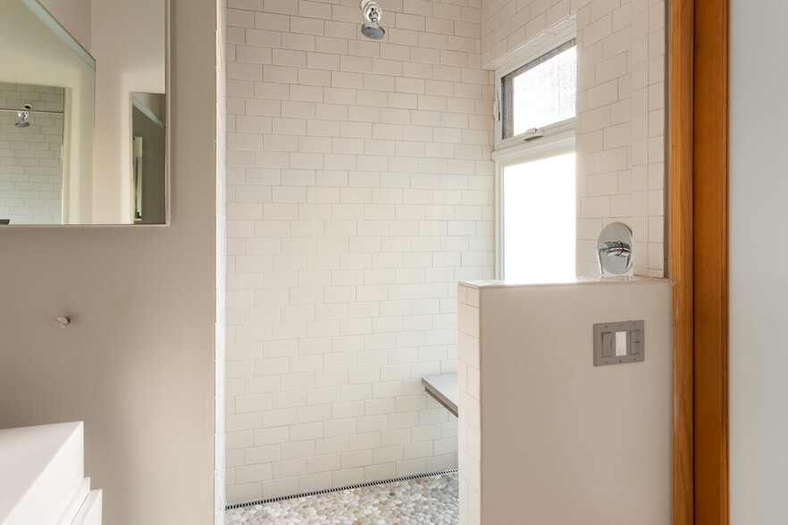 More Photos Of 161 N Garden St, Ventura Apartments For Sale