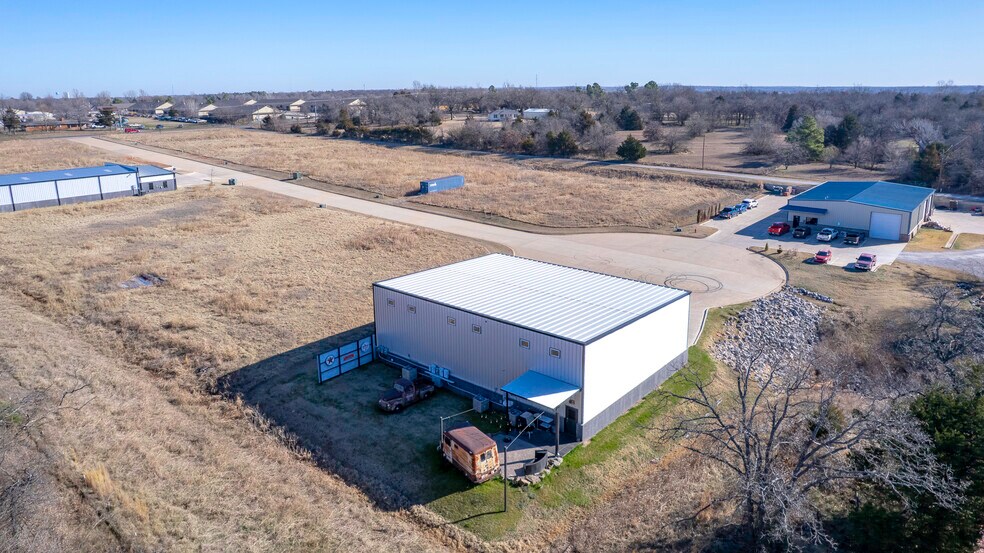 More Photos Of 6679 Prosper Rd, Edmond Showroom For Lease