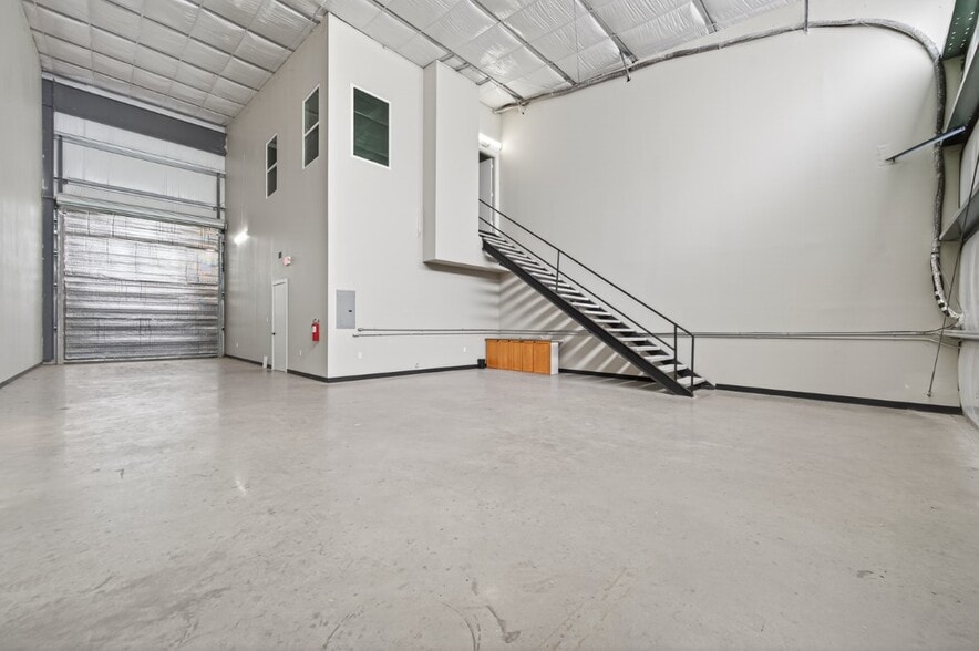 More Photos Of 32411 Tamina Rd, Magnolia Unknown For Lease