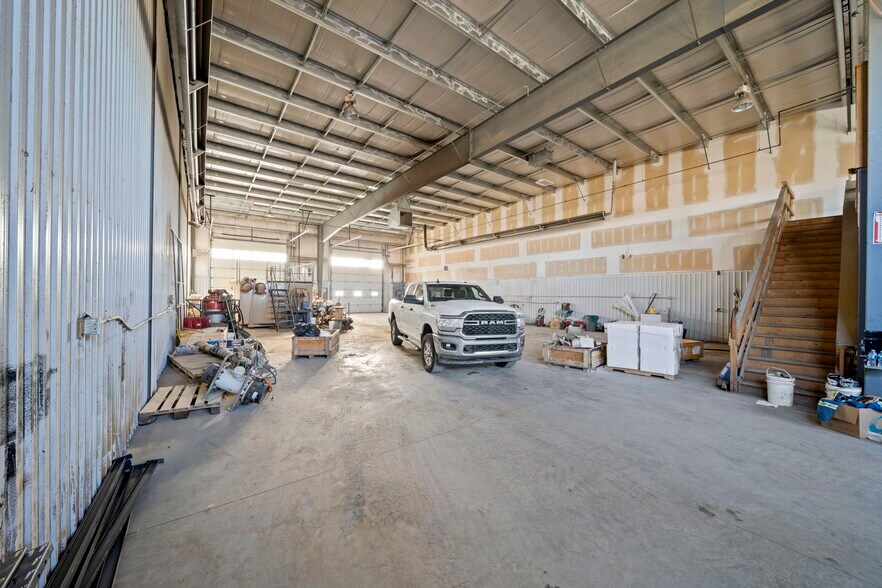 More Photos Of 8028 Edgar Industrial Cres, Red Deer Warehouse For Sale
