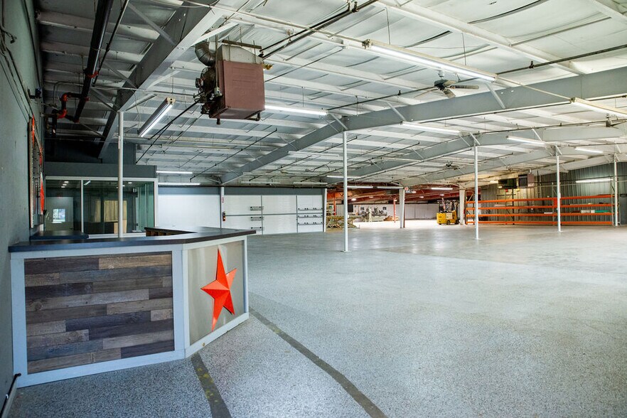 More Photos Of 1630 N Eldon Ave, Springfield Unknown For Lease