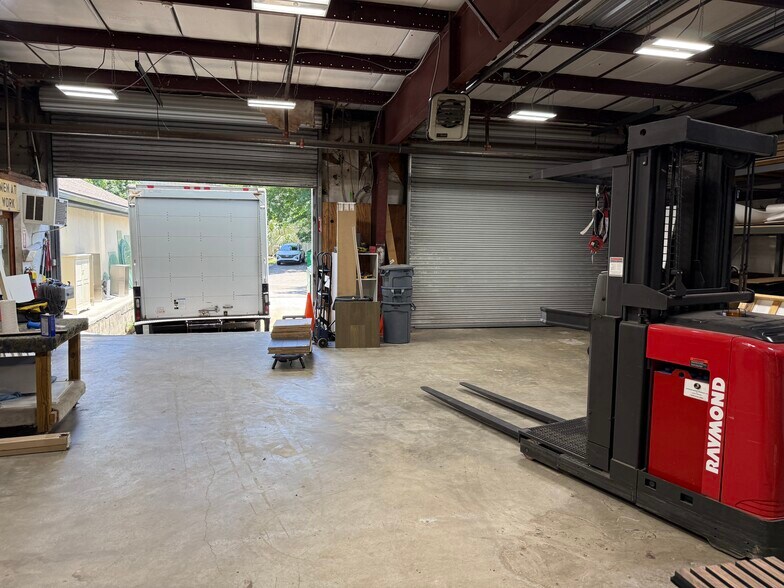 More Photos Of 10 Target Rd, Hilton Head Island General Retail For Lease