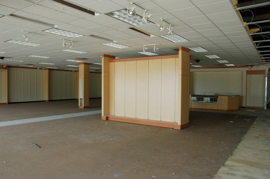 More Photos Of 417 Frankford Ave, Lubbock General Retail For Sale