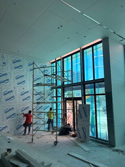 More Photos Of 2233 Hollywood Blvd, Hollywood Apartments For Lease