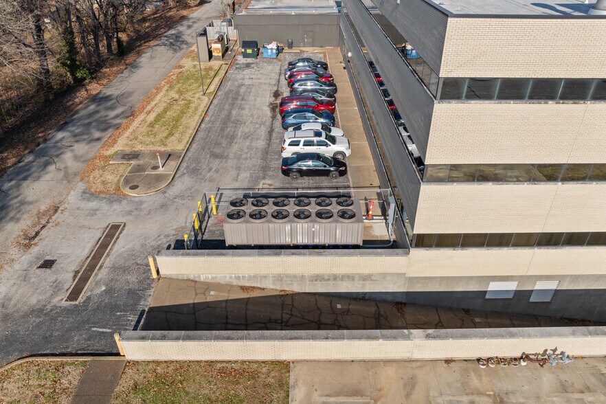 More Photos Of 4411 Washington Ave, Evansville Medical For Sale