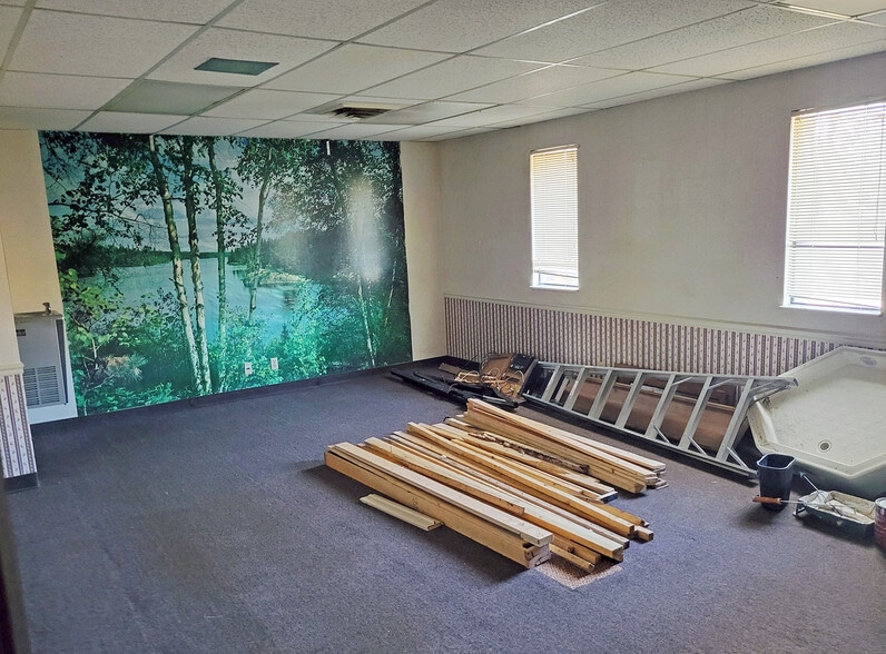 More Photos Of 4041 Mississippi Ave, Cahokia Loft Creative Space For Sale