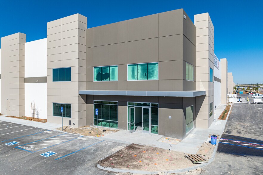 More Photos Of Paseo De La Fuente, San Diego Unknown For Lease