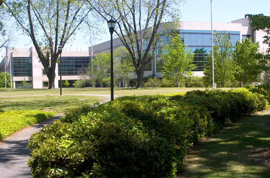 More Photos Of 2600 Weaver Rd, Macon-Bibb Unknown For Lease