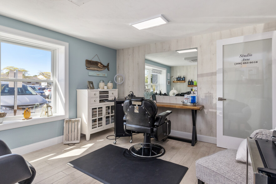 More Photos Of 712 Main St, Hyannis Storefront Retail Office For Sale