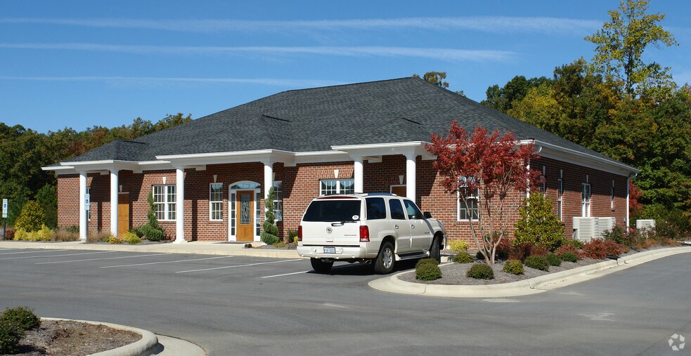 More Photos Of 200 Bratton Dr, Garner Medical For Lease