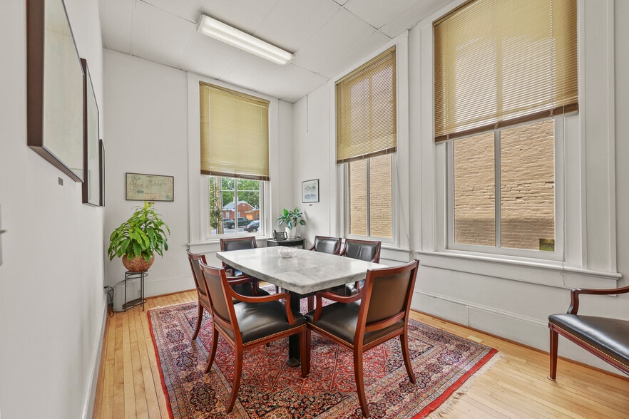 More Photos Of 47 Main St, Lee Bank For Sale