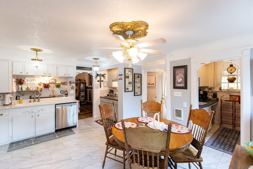 More Photos Of 620 Davis St, Wasco Specialty For Sale