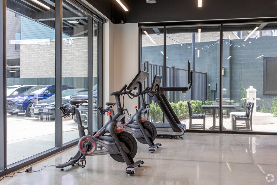 More Photos Of 190 TC Jester Blvd, Houston Office For Sale