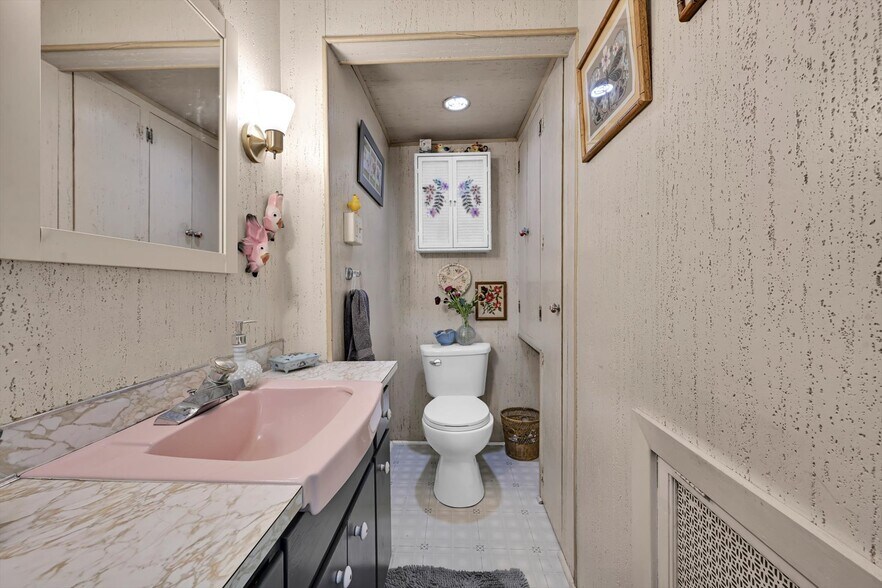 More Photos Of 1305 Hampden Blvd, Reading Multifamily For Sale