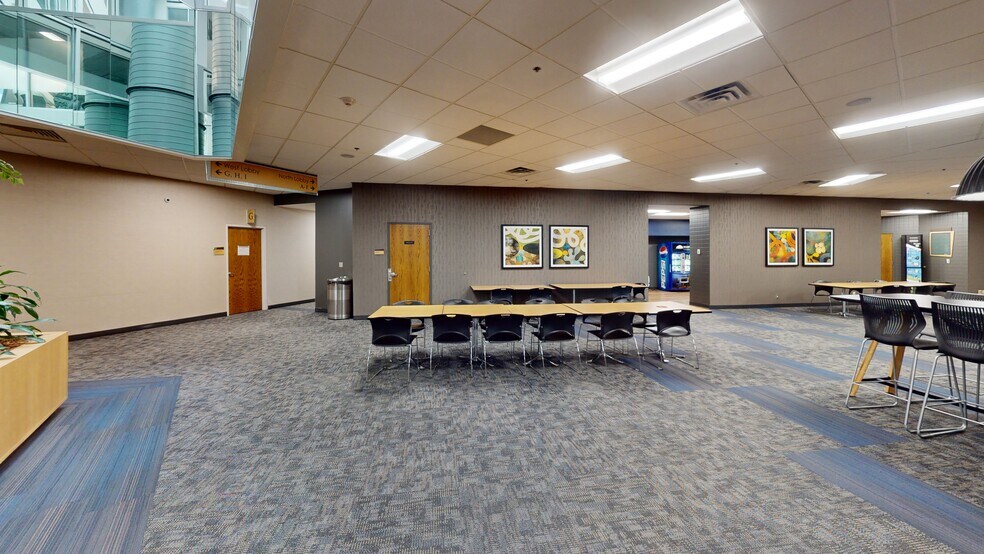 More Photos Of 1450 Energy Park Dr, Saint Paul Office For Lease