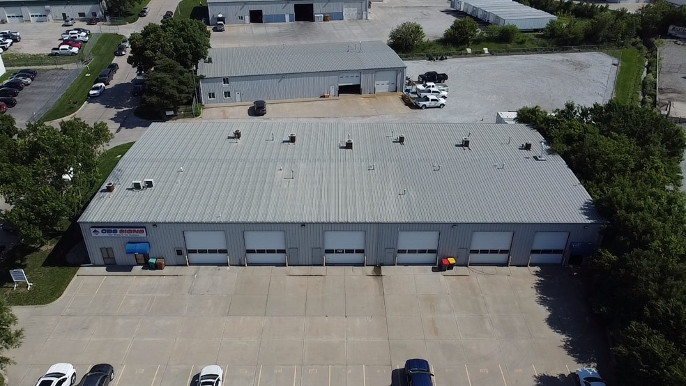 More Photos Of 5300 N 57th St, Lincoln Light Distribution For Lease