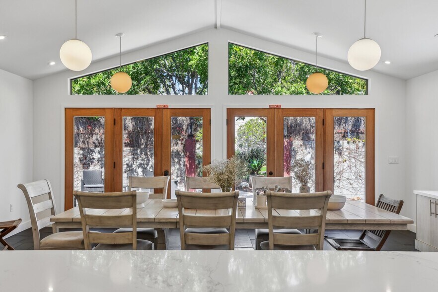 More Photos Of 6082 Selma Ave, Los Angeles Rehabilitation Center For Lease