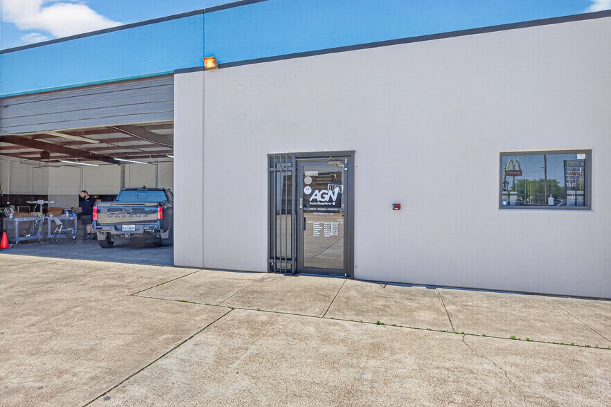 More Photos Of 12641 Westheimer Rd, Houston Auto Repair For Sale