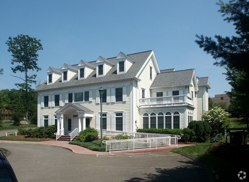 More Photos Of 132 Monroe Tpke, Trumbull Office Residential For Lease