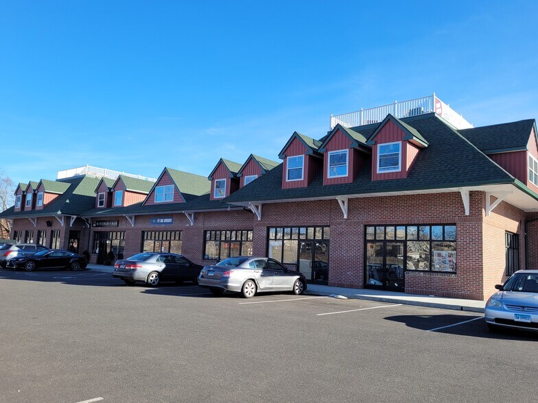 More Photos Of 131 Canal St, Shelton Restaurant For Lease