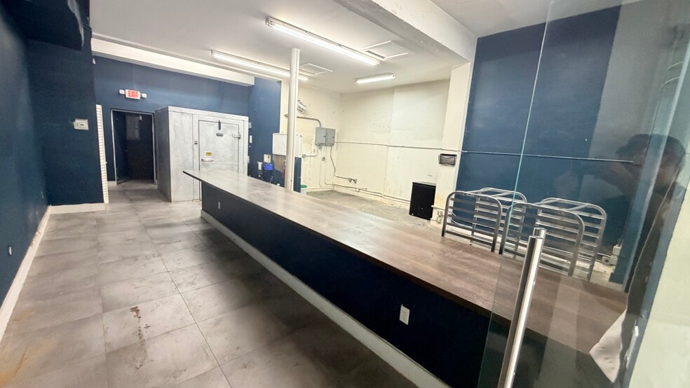 More Photos Of 2606-2614 SW 8th St, Miami Storefront For Lease