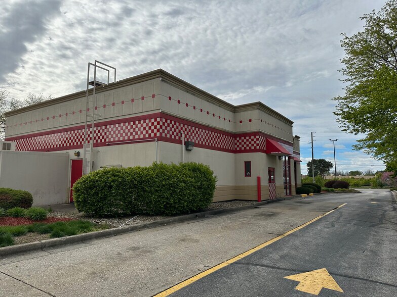 More Photos Of 3832 Eagle View Dr, Indianapolis Fast Food For Sale