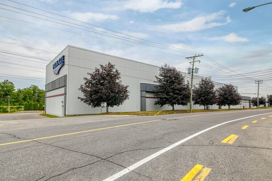 More Photos Of 1650 Boul Lionel-Bertrand, Boisbriand Warehouse For Lease