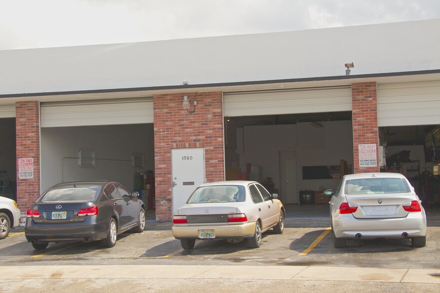 More Photos Of 5960-5992 SW 23rd St, West Park Showroom For Sale