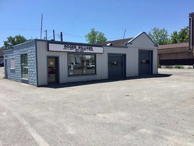 More Photos Of 40 King St E, Kawartha Lakes Auto Repair For Sale