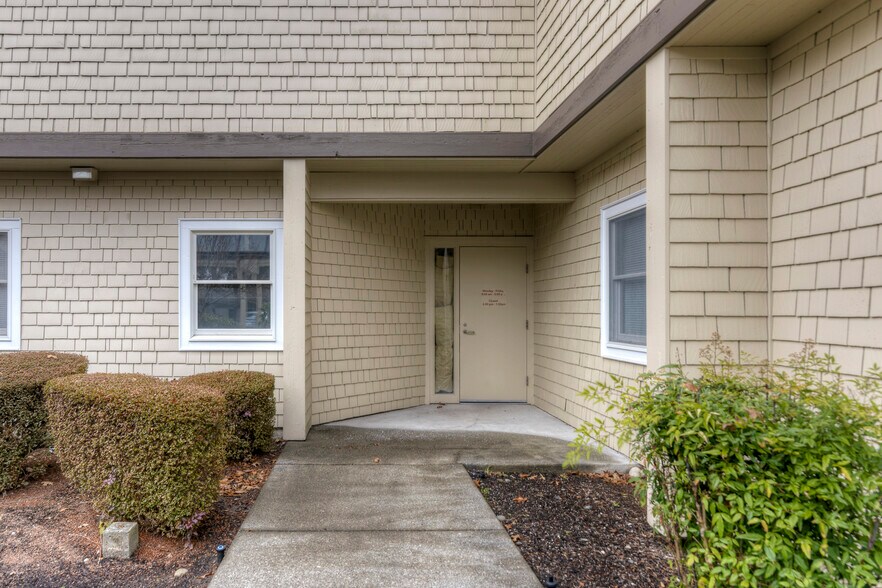More Photos Of 403 Black Hills Ln SW, Olympia Medical For Sale