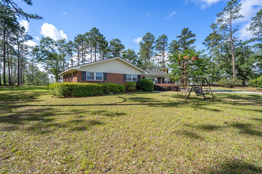 More Photos Of 695 Blue Jay Rd, Rincon General Retail For Sale