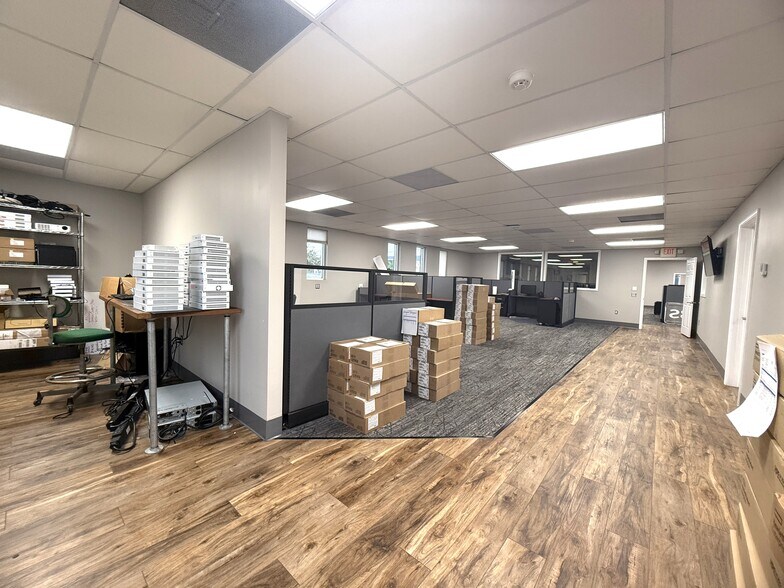 More Photos Of 125 Winchester Dr, Sedalia Office For Lease