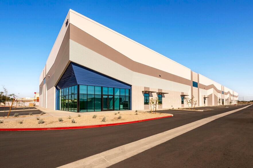 More Photos Of 725 N Eliseo C. Felix Jr Way, Avondale Warehouse For Lease