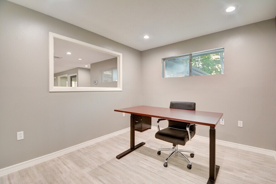 More Photos Of 26615 Oak Ridge Dr, The Woodlands Office For Lease