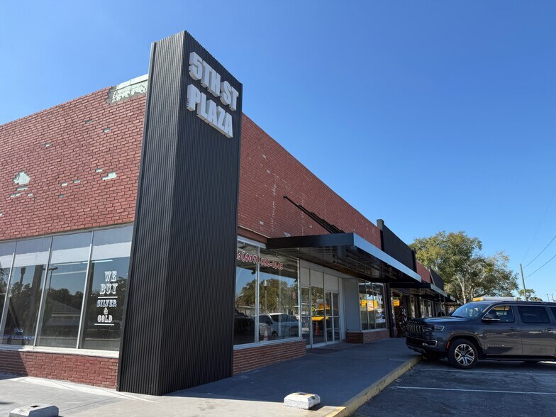 More Photos Of 40-60 E 5th St, Apopka Storefront For Lease