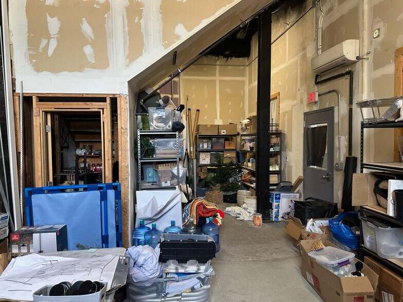 More Photos Of 2111 Center St, Cleveland Storefront Retail Office For Lease