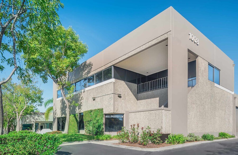 More Photos Of 1001 Brioso Dr, Costa Mesa Distribution For Lease
