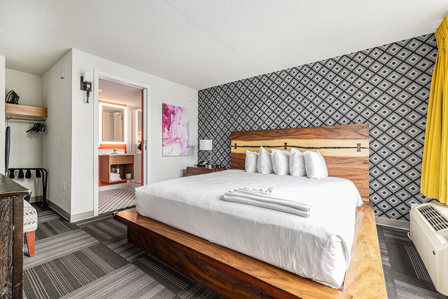 More Photos Of 7501 N Ocean Blvd, Myrtle Beach Hotel For Sale