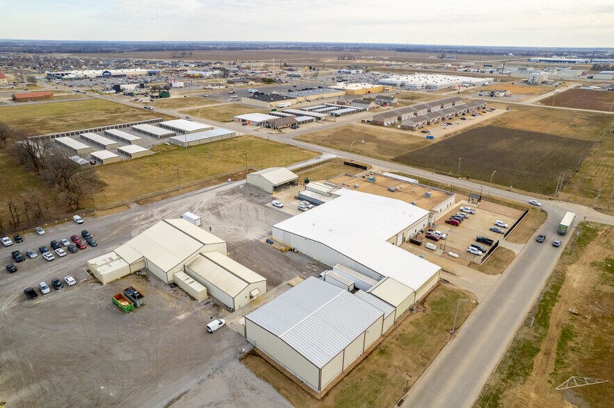 More Photos Of 108 Stallcup Dr, Sikeston General Retail For Sale