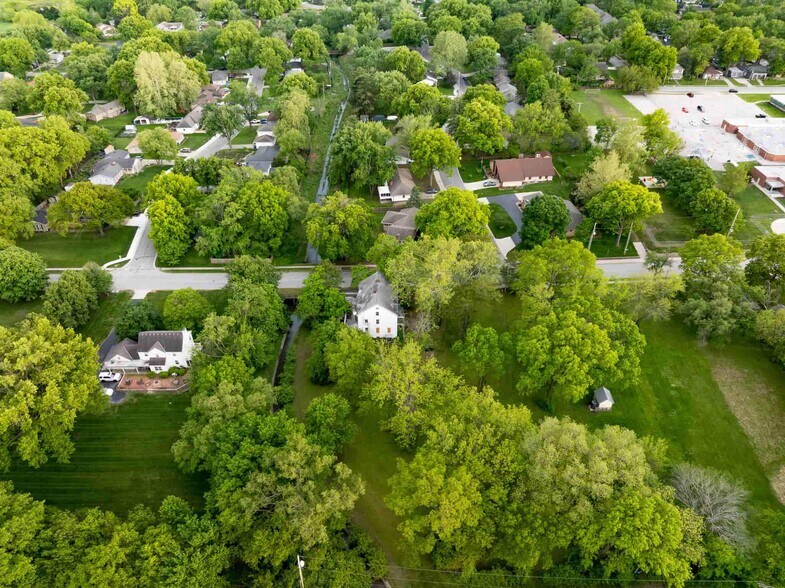 More Photos Of 414 E Cedar St, Olathe Apartments For Sale