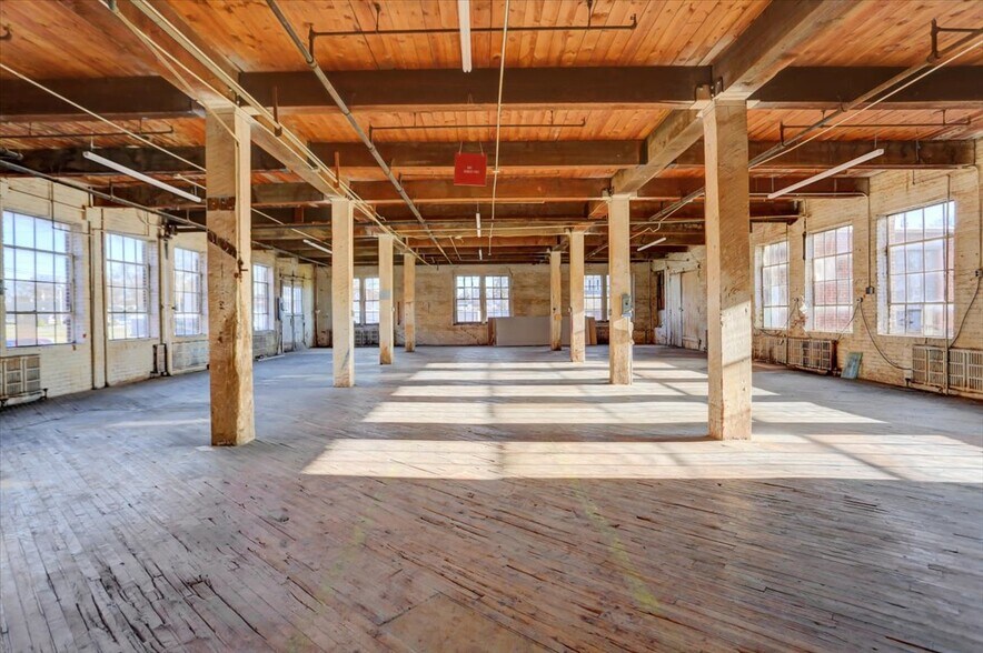 More Photos Of 40 Lurgan Ave, Shippensburg Manufacturing For Sale