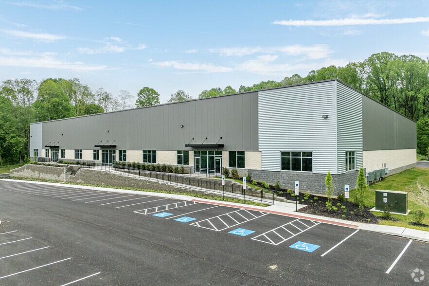 More Photos Of 70 Three Tun Rd, Malvern Light Distribution For Lease