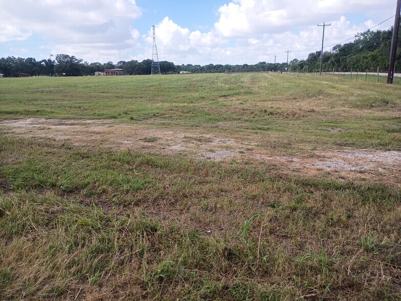 More Photos Of 6111 County Road 203, Liverpool Land For Lease