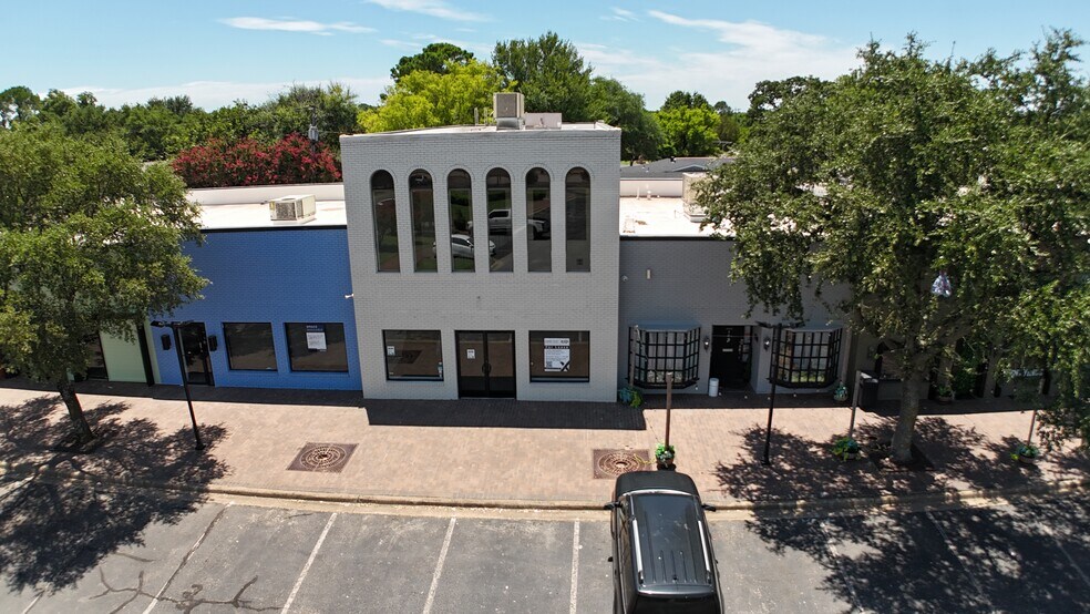 More Photos Of 455-499 W Harwood Rd, Hurst Unknown For Lease