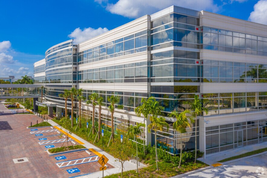 More Photos Of 1700 N University Dr, Plantation Office For Lease