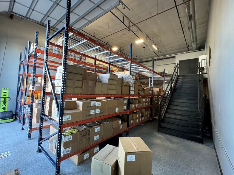 More Photos Of 7637 Fm 3009, Schertz Light Distribution For Sale