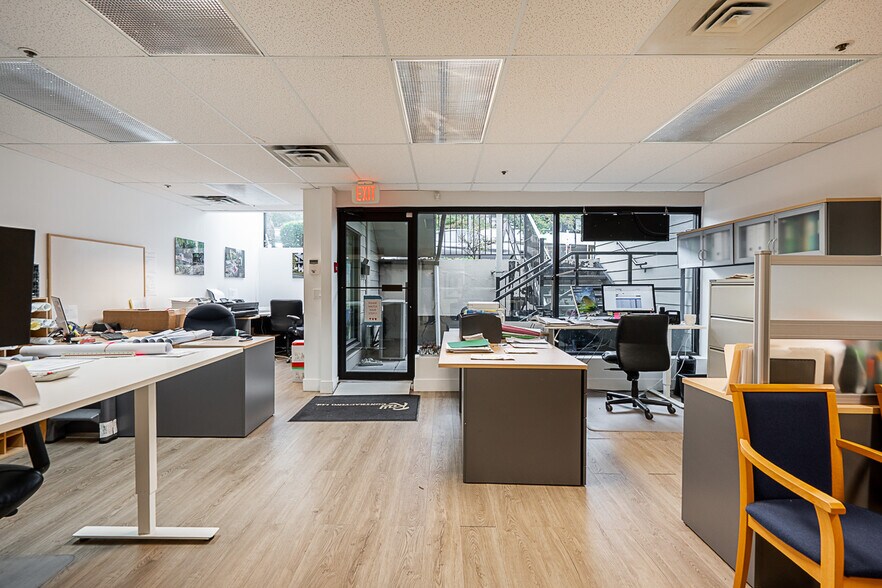 More Photos Of 2450-2472 Haywood Ave, West Vancouver Office For Sale